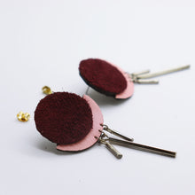 Charger l&#39;image dans la galerie, Boucles d&#39;oreilles •RÄ• duveteuses