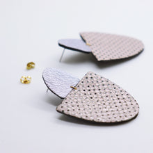 Charger l&#39;image dans la galerie, Boucles d&#39;oreilles •SAMA• roses