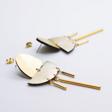 Charger l&#39;image dans la galerie, Boucles d&#39;oreilles •SAMARA• dorées