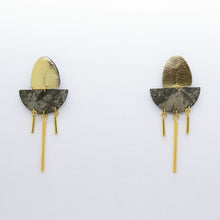 Charger l&#39;image dans la galerie, Boucles d&#39;oreilles •SAMARA• dorées