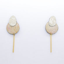 Charger l&#39;image dans la galerie, Boucles d&#39;oreilles •SARA• irisées