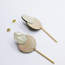 Charger l&#39;image dans la galerie, Boucles d&#39;oreilles •SARA• irisées