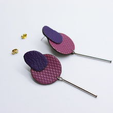 Charger l&#39;image dans la galerie, Boucles d&#39;oreilles •SARA• violines