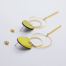 Charger l&#39;image dans la galerie, Boucles d&#39;oreilles •TINA• jaunes