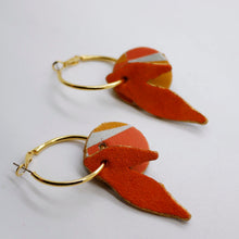 Charger l'image dans la galerie, Boucles d'oreilles en cuir •ROSALIA• à motifs