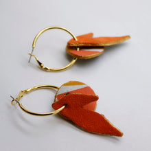 Charger l'image dans la galerie, Boucles d'oreilles en cuir •ROSALIA• à motifs