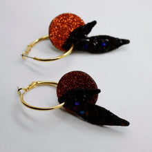 Charger l'image dans la galerie, Boucles d'oreilles en cuir •ROSALIA• à paillettes