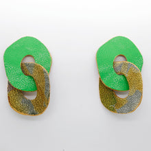 Charger l&#39;image dans la galerie, Boucles d&#39;oreilles •DAGDA• vertes