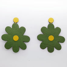 Charger l&#39;image dans la galerie, Boucles d&#39;oreilles •SAINTA• vertes