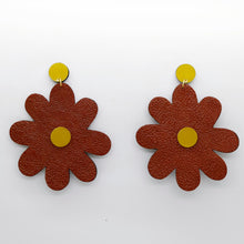 Charger l&#39;image dans la galerie, Boucles d&#39;oreilles •SAINTA• marron