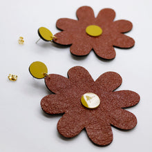 Charger l&#39;image dans la galerie, Boucles d&#39;oreilles •SAINTA• marron