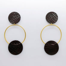 Charger l&#39;image dans la galerie, Boucles d&#39;oreilles •RONA• à écailles
