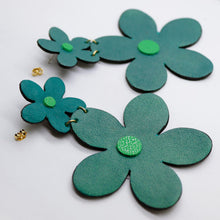 Charger l&#39;image dans la galerie, Boucles d&#39;oreilles •FLORBA• vertes