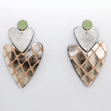 Charger l'image dans la galerie, Boucles d'oreilles •BELLÄ• à motifs