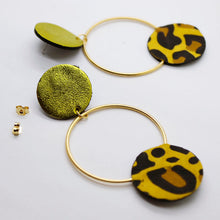 Charger l&#39;image dans la galerie, Boucles d&#39;oreilles •RONA• à motifs