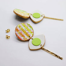 Charger l&#39;image dans la galerie, Boucles d&#39;oreilles •POTENCO• à paillettes