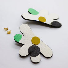 Charger l&#39;image dans la galerie, Boucles d&#39;oreilles •AUBA• tachetées