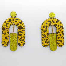 Charger l'image dans la galerie, Boucles d'oreilles •SOCA• à motifs