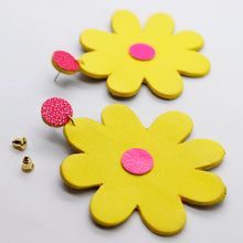 Charger l'image dans la galerie, Boucles d'oreilles •SAINTA• jaunes