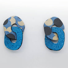Charger l'image dans la galerie, Boucles d'oreilles en cuir •DAGDA• à paillettes