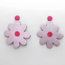 Charger l'image dans la galerie, Boucles d'oreilles en cuir •SAINTA• parmes