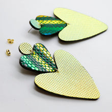 Charger l'image dans la galerie, Boucles d'oreilles en cuir •BELLÄ• à motifs