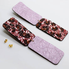 Charger l'image dans la galerie, Boucles d'oreilles en cuir •GYNE• à paillettes