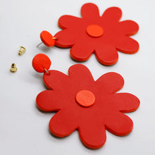 Charger l'image dans la galerie, Boucles d'oreilles en cuir •SAINTA• rouges