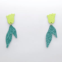 Charger l'image dans la galerie, Boucles d'oreilles en cuir •BIBA• à paillettes