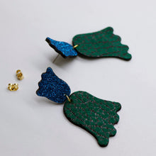 Charger l'image dans la galerie, Boucles d'oreilles en cuir •PETULA• à paillettes