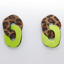 Charger l&#39;image dans la galerie, Boucles d&#39;oreilles en cuir •DAGDA• bicolores