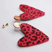 Charger l'image dans la galerie, Boucles d'oreilles en cuir •AMÕR• à motifs