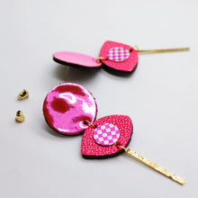 Charger l&#39;image dans la galerie, Boucles d&#39;oreilles en cuir •POTENCO• roses