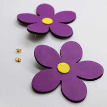 Charger l'image dans la galerie, Boucles d'oreilles en cuir •RITA• violettes