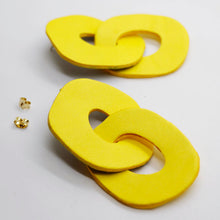 Charger l'image dans la galerie, Boucles d'oreilles en cuir •DAGDA• jaunes