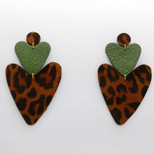 Charger l'image dans la galerie, Boucles d'oreilles en cuir •BELLÄ• à motifs