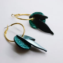 Charger l'image dans la galerie, Boucles d'oreilles en cuir •ROSALIA• à paillettes