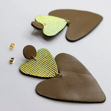 Charger l'image dans la galerie, Boucles d'oreilles en cuir •BELLÄ• bicolores