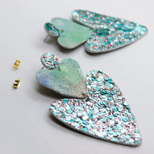 Charger l'image dans la galerie, Boucles d'oreilles en cuir •BELLÄ• à paillettes