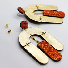 Charger l'image dans la galerie, Boucles d'oreilles en cuir •SOCA• à paillettes