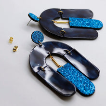 Charger l'image dans la galerie, Boucles d'oreilles en cuir •SOCA• à paillettes