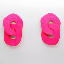 Charger l'image dans la galerie, Boucles d'oreilles en cuir •DAGDA• fluos
