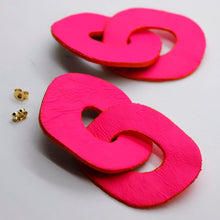 Charger l'image dans la galerie, Boucles d'oreilles en cuir •DAGDA• fluos