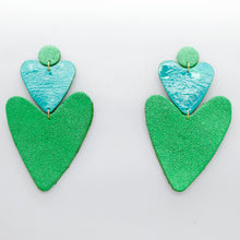 Charger l'image dans la galerie, Boucles d'oreilles en cuir •BELLÄ• vertes