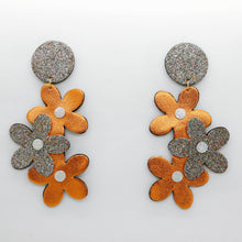 Charger l'image dans la galerie, Boucles d'oreilles en cuir •NENETTE• à paillettes