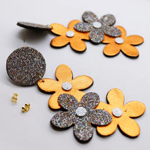 Charger l'image dans la galerie, Boucles d'oreilles en cuir •NENETTE• à paillettes