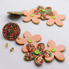 Charger l'image dans la galerie, Boucles d'oreilles en cuir •NENETTE• à paillettes