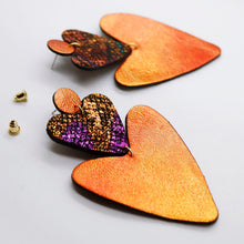Charger l'image dans la galerie, Boucles d'oreilles en cuir •BELLÄ• à motifs