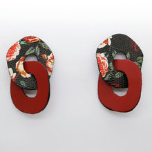 Charger l&#39;image dans la galerie, Boucles d&#39;oreilles en cuir •DAGDA• fleuries