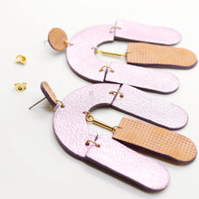 Charger l'image dans la galerie, Boucles d'oreilles en cuir •SOCA• bicolores